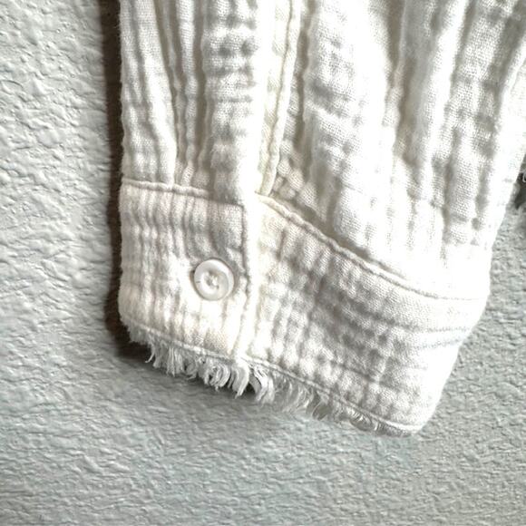 Cloth & Stone Womens Essential White Frayed Gauze Shirt Sz Small - Picture 6 of 14